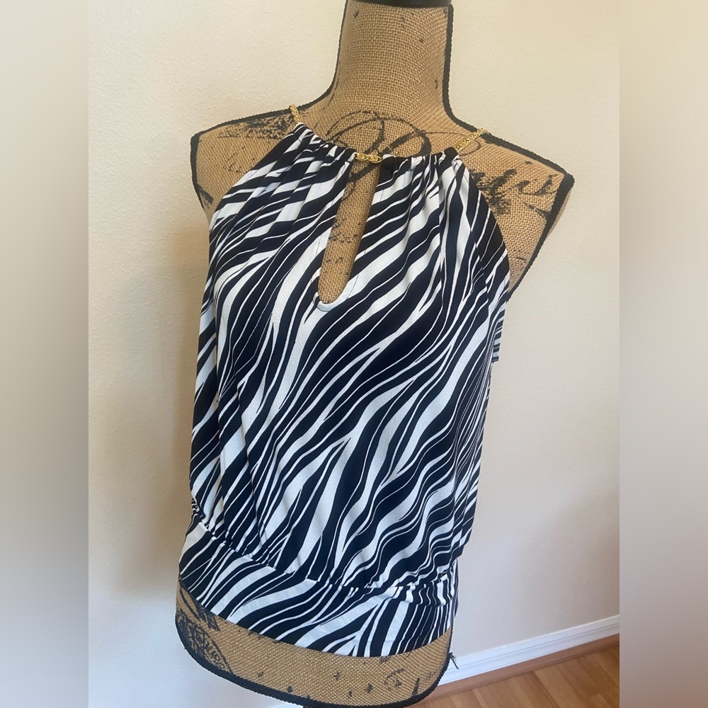 BOLD elements Sleeveless Halter Neck Blouse